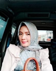 Laila Farhat, S.E., M.M