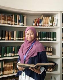 Dr. Ria Kurniawati, S.Pd., M.Si